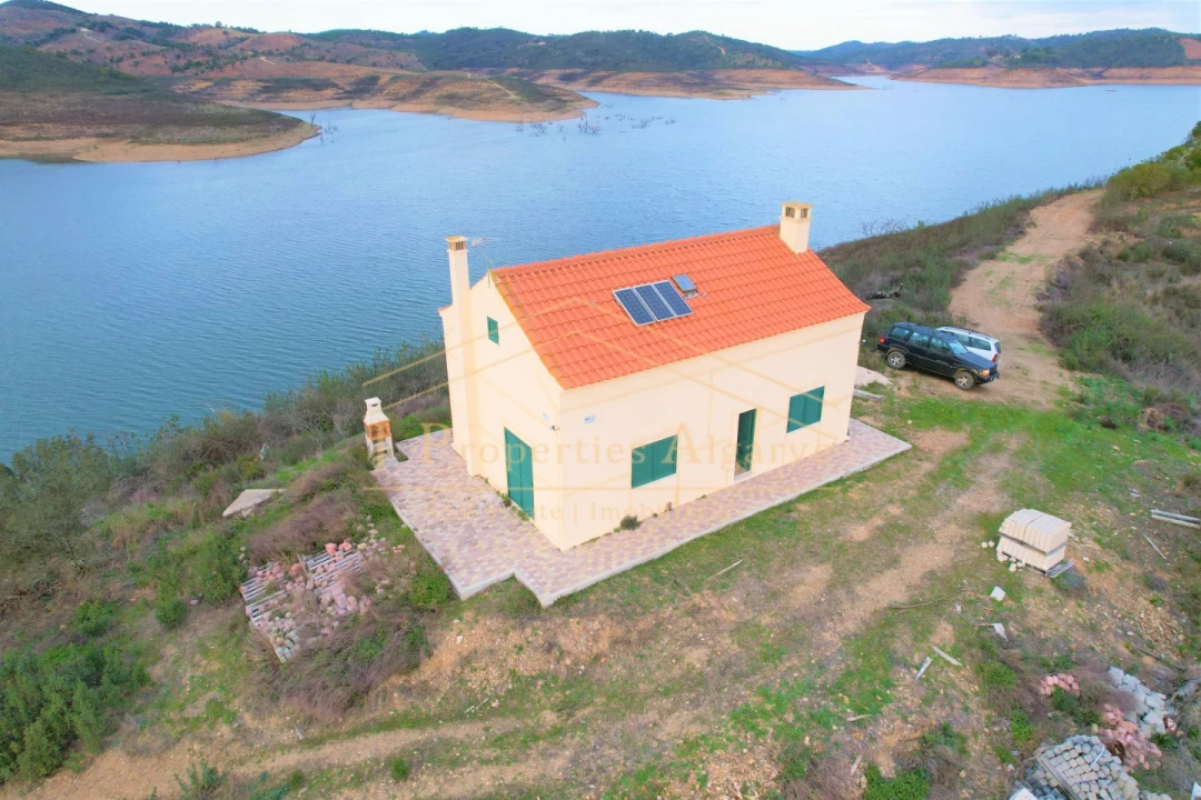 Moradia T3 para Venda em Santana da Serra Foto 2