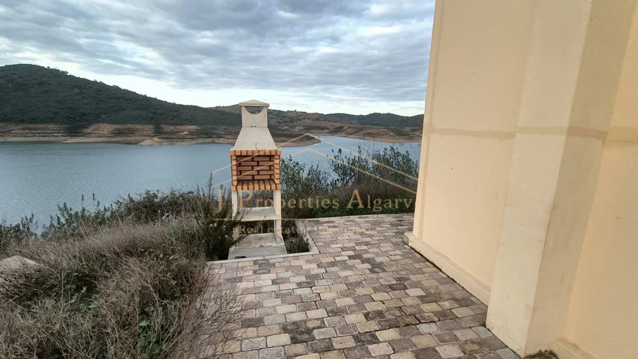 Moradia T3 para Venda em Santana da Serra Foto 13