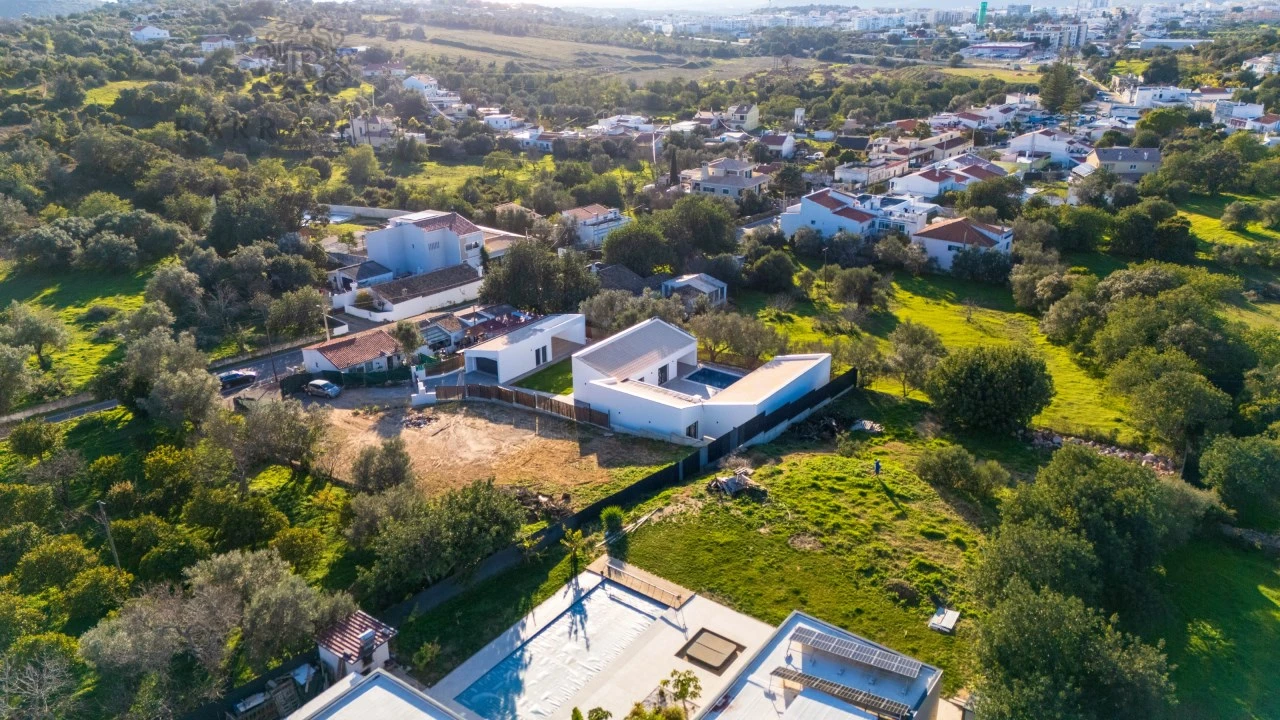 Moradia T3 para Venda em Loule (São Sebastião) Foto 13