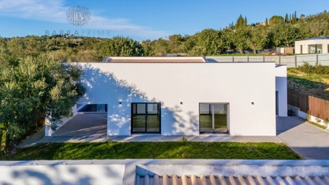 Moradia T3 para Venda em Loule (São Sebastião)