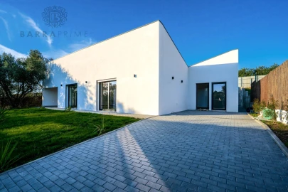 Moradia T3 para Venda em Loule (São Sebastião)
