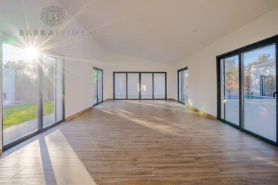 Moradia T3 para Venda em Loule (São Sebastião)