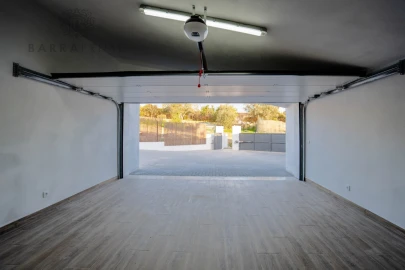 Moradia T3 para Venda em Loule (São Sebastião)
