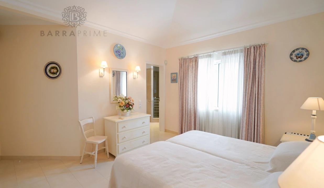 Apartamento T2 para Venda em Almancil Foto 5