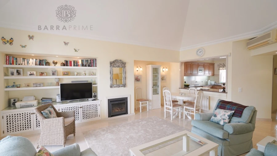 Apartamento T2 para Venda em Almancil Foto 7