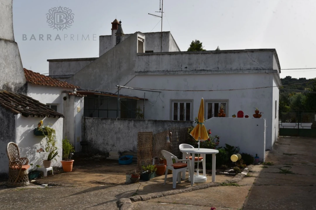 Moradia T9 para Venda em Santa Barbara de Nexe Foto 8