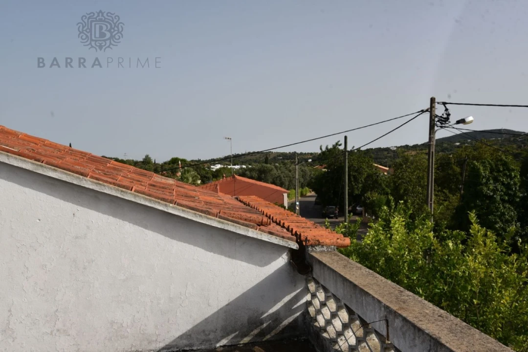 Moradia T9 para Venda em Santa Barbara de Nexe Foto 19