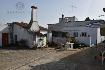 Moradia T9 para Venda em Santa Barbara de Nexe