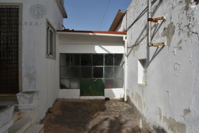 Moradia T9 para Venda em Santa Barbara de Nexe