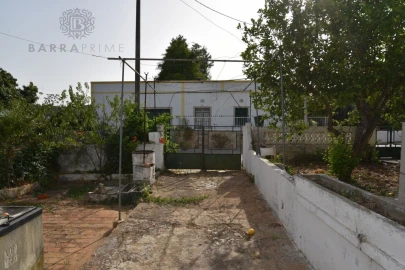 Moradia T9 para Venda em Santa Barbara de Nexe