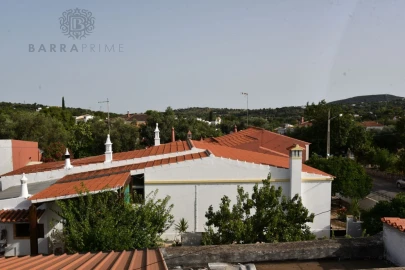 Moradia T9 para Venda em Santa Barbara de Nexe