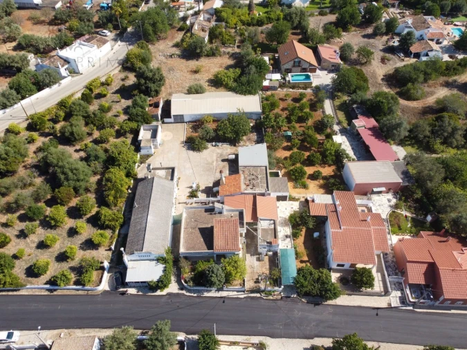 Moradia T9 para Venda em Santa Barbara de Nexe Foto 26