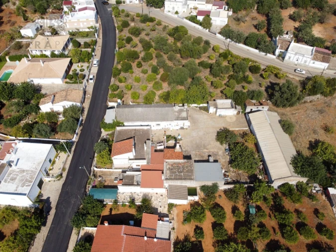 Moradia T9 para Venda em Santa Barbara de Nexe Foto 27