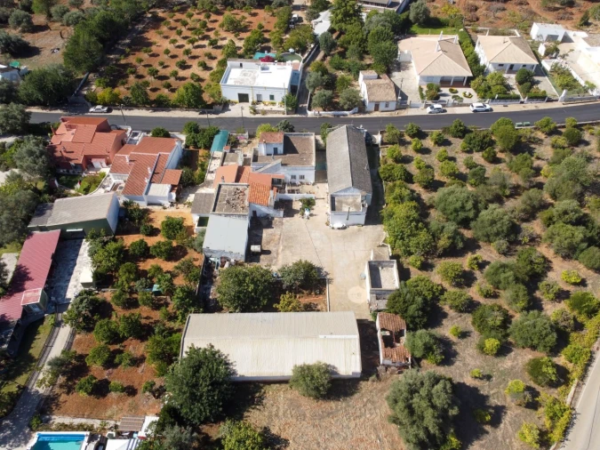 Moradia T9 para Venda em Santa Barbara de Nexe Foto 28