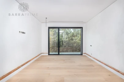 Moradia T4 para Venda em Quarteira