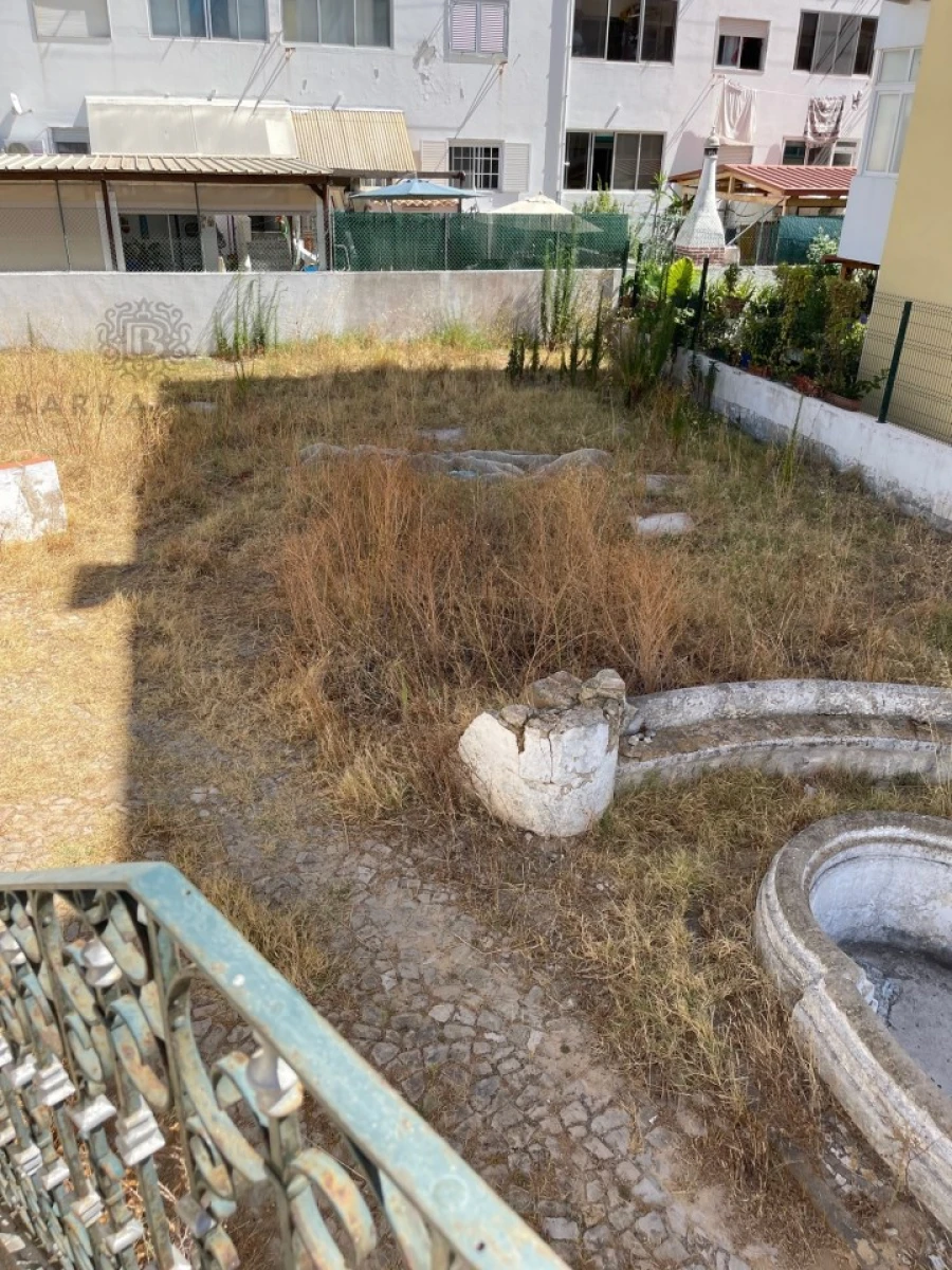 Moradia T8 para Venda em Olhão Foto 5