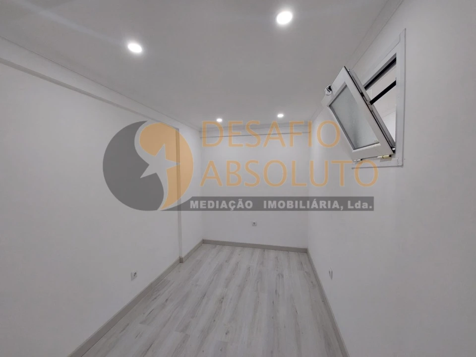 Loja para Venda em Corroios Foto 9