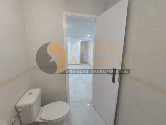 Loja para Venda em Corroios Foto 16