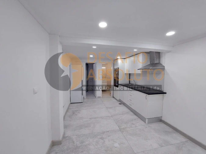 Loja para Arrendamento em Corroios Foto 15