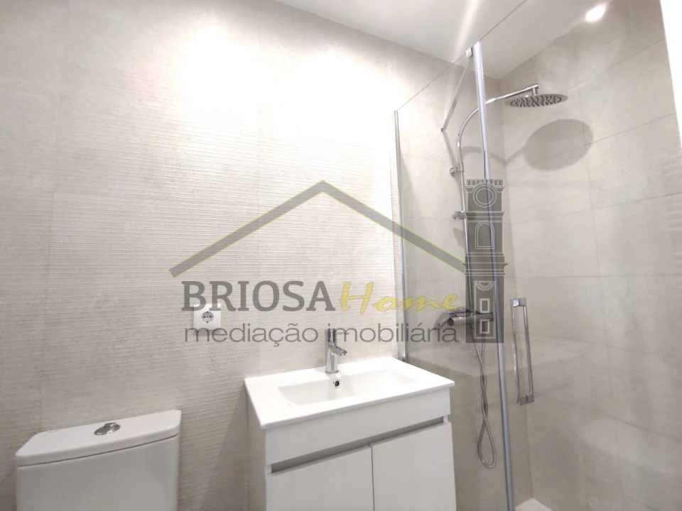 Apartamento T2 para Venda em Eiras e São Paulo de Frades Foto 10