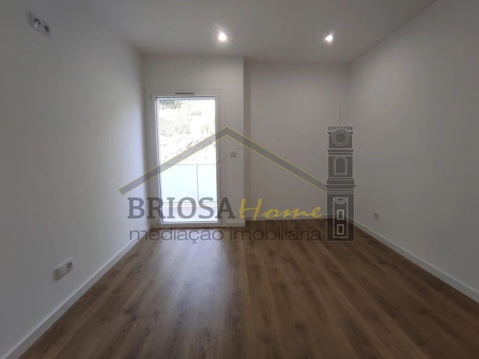 Apartamento T2 para Venda em Eiras e São Paulo de Frades Foto 11