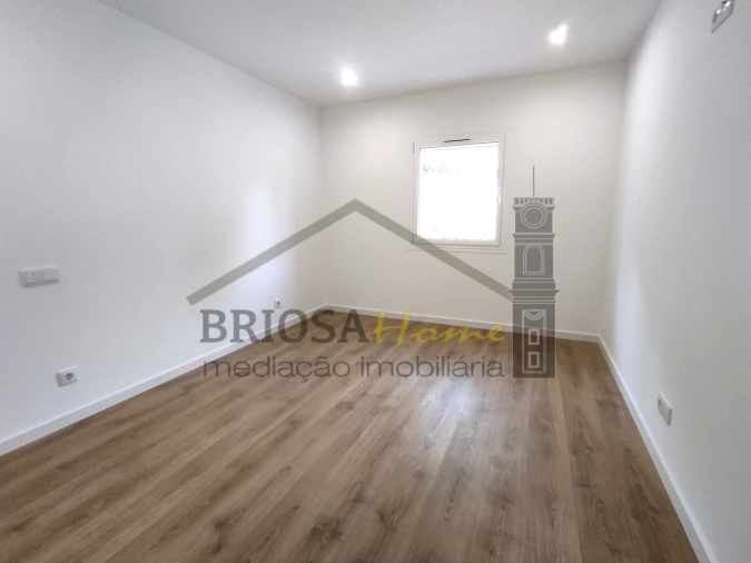 Apartamento T3 para Venda em Eiras e São Paulo de Frades Foto 12