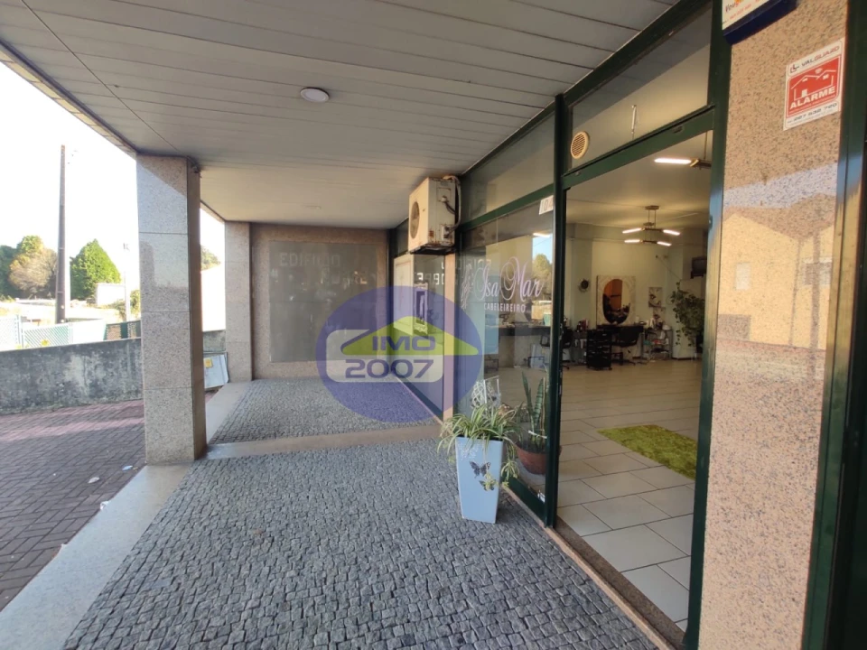 Loja para Venda em Santa Maria de Lamas Foto 10