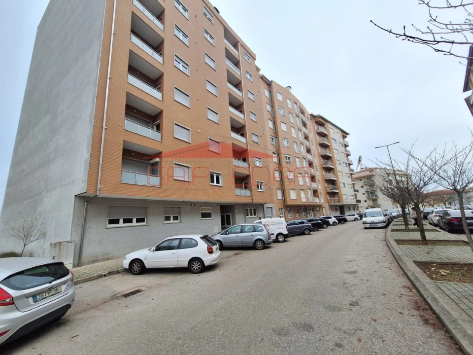 Garagem para Venda em Sé, Santa Maria e Meixedo Foto 1