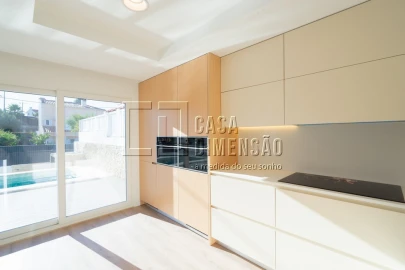Moradia T3 para Venda em Charneca de Caparica e Sobreda