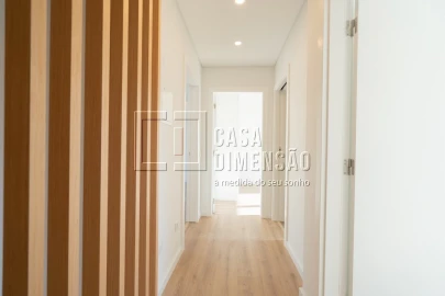 Moradia T3 para Venda em Charneca de Caparica e Sobreda