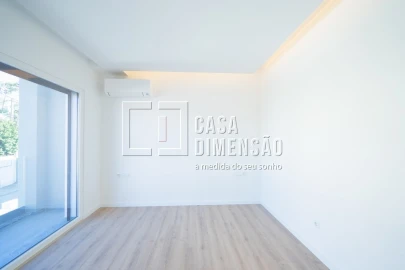 Moradia T3 para Venda em Charneca de Caparica e Sobreda