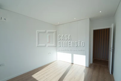 Moradia T3 para Venda em Charneca de Caparica e Sobreda