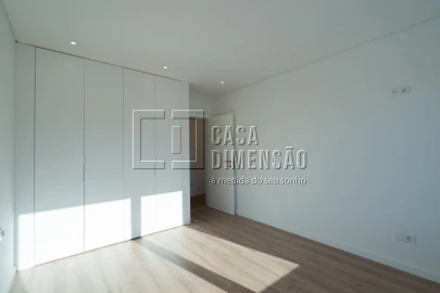 Moradia T3 para Venda em Charneca de Caparica e Sobreda