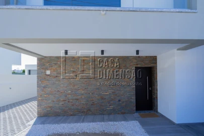 Moradia T3 para Venda em Charneca de Caparica e Sobreda