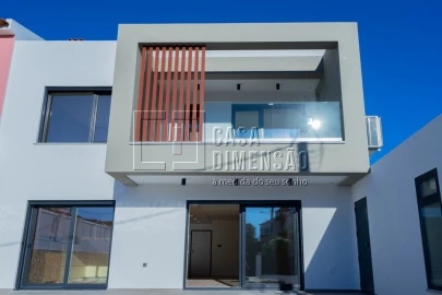 Moradia T3 para Venda em Charneca de Caparica e Sobreda