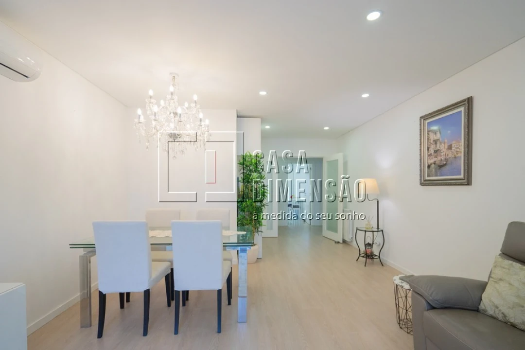 Apartamento T2 para Venda em Carnaxide e Queijas Foto 17