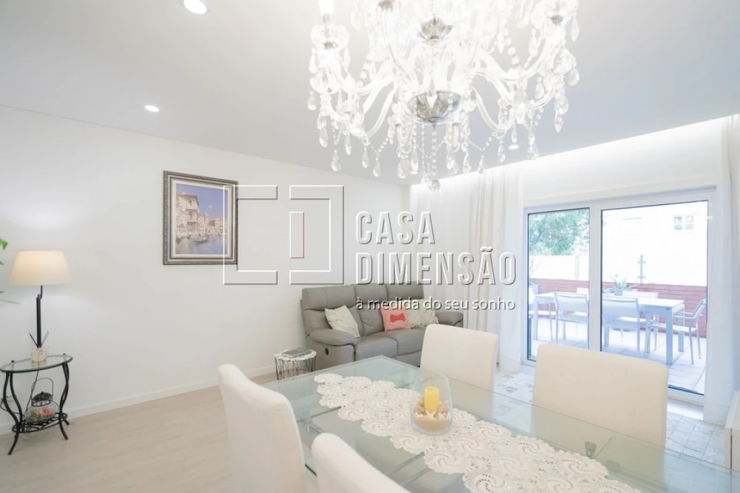 Apartamento T2 para Venda em Carnaxide e Queijas Foto 25