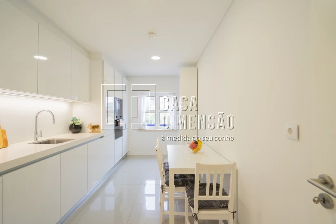 Apartamento T2 para Venda em Carnaxide e Queijas Foto 32