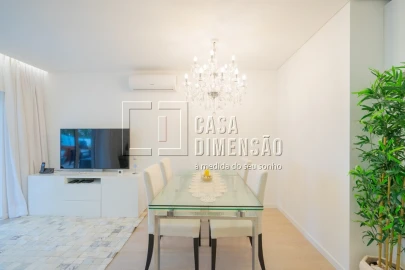 Apartamento T2 para Venda em Carnaxide e Queijas