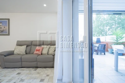 Apartamento T2 para Venda em Carnaxide e Queijas