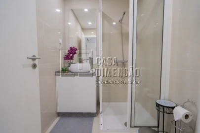 Apartamento T2 para Venda em Carnaxide e Queijas