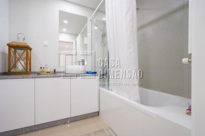 Apartamento T2 para Venda em Carnaxide e Queijas