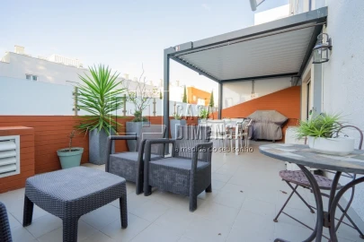 Apartamento T2 para Venda em Carnaxide e Queijas