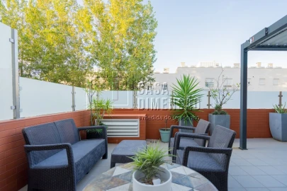 Apartamento T2 para Venda em Carnaxide e Queijas