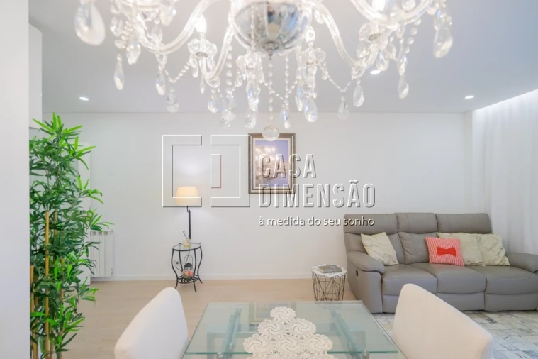 Apartamento T2 para Venda em Carnaxide e Queijas Foto 23