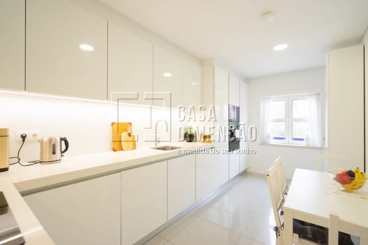 Apartamento T2 para Venda em Carnaxide e Queijas Foto 35