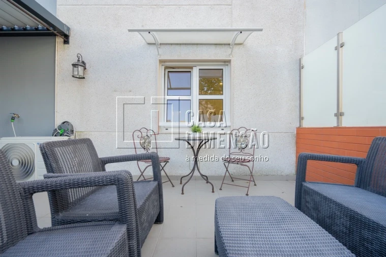 Apartamento T2 para Venda em Carnaxide e Queijas Foto 79