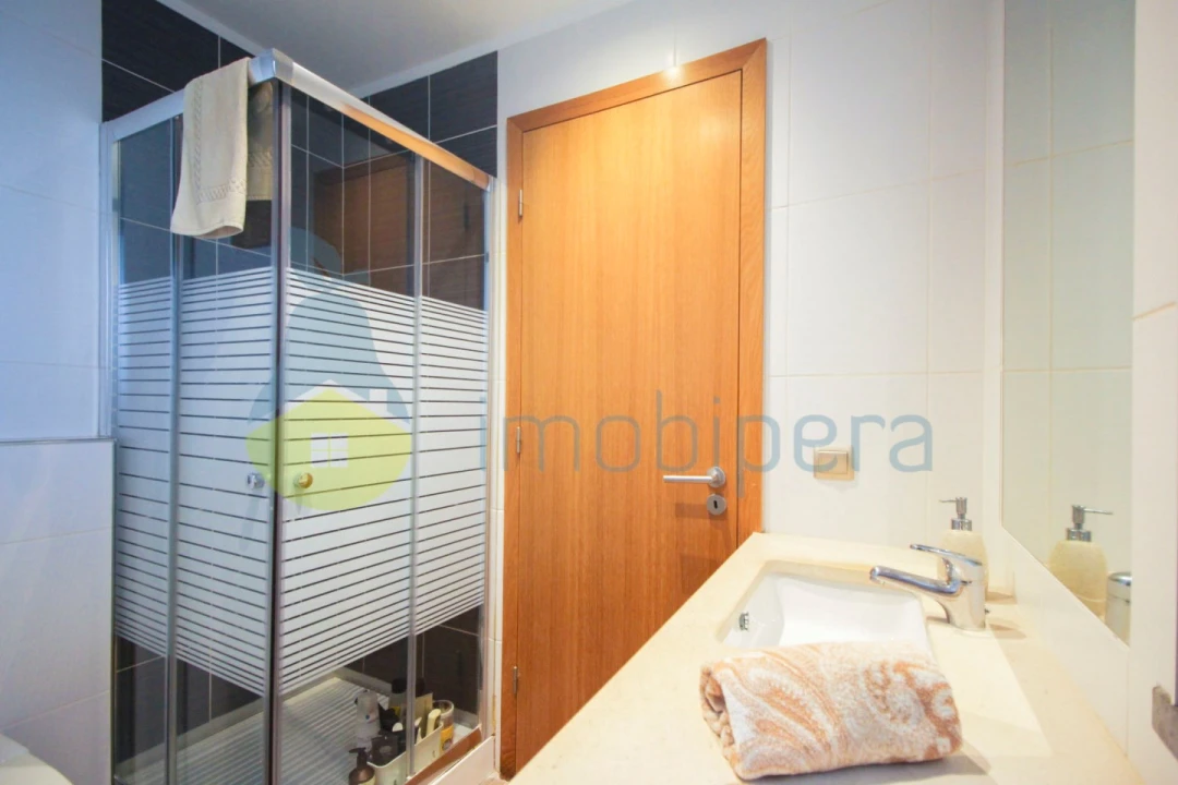 Moradia T3 para Venda em Ferreiras Foto 30