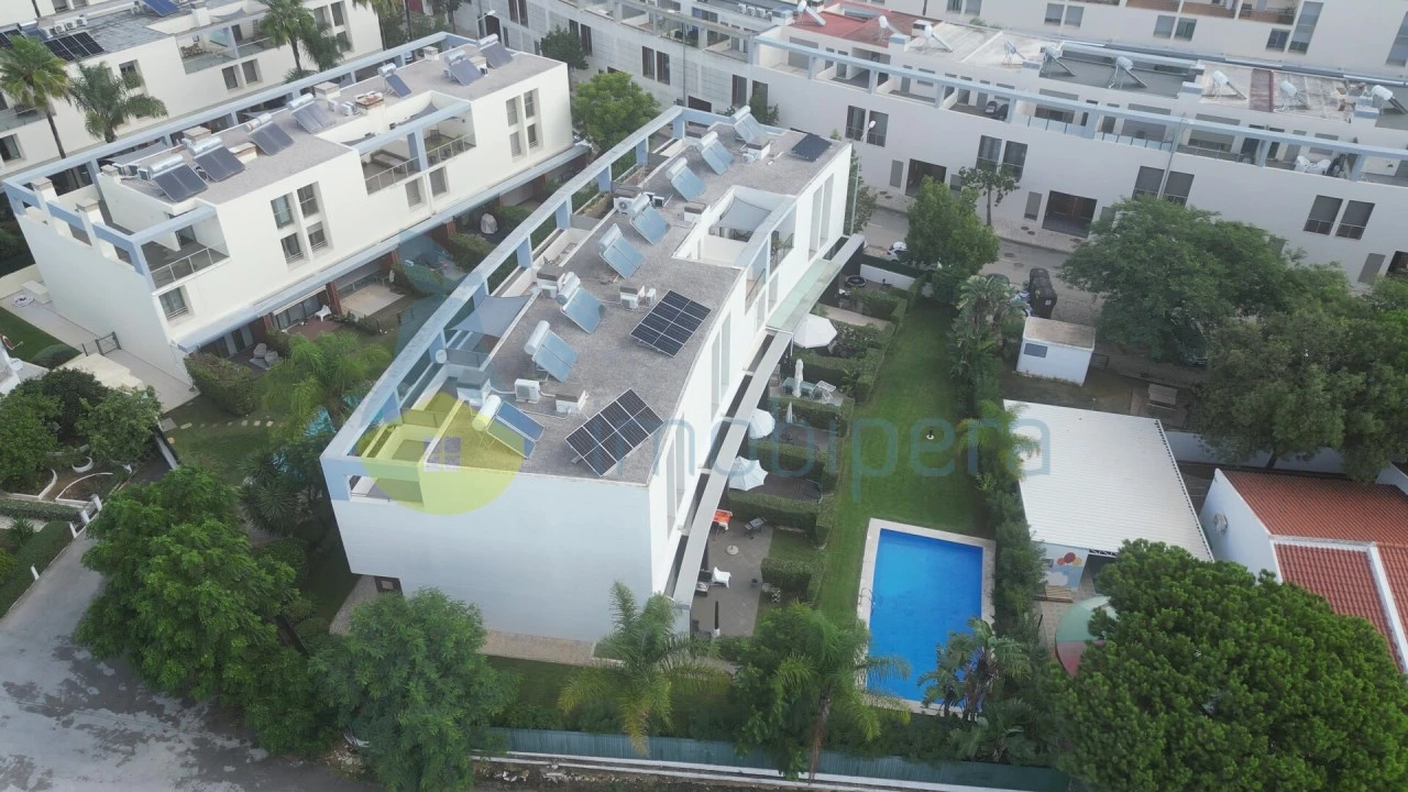 Moradia T3 para Venda em Ferreiras Foto 37