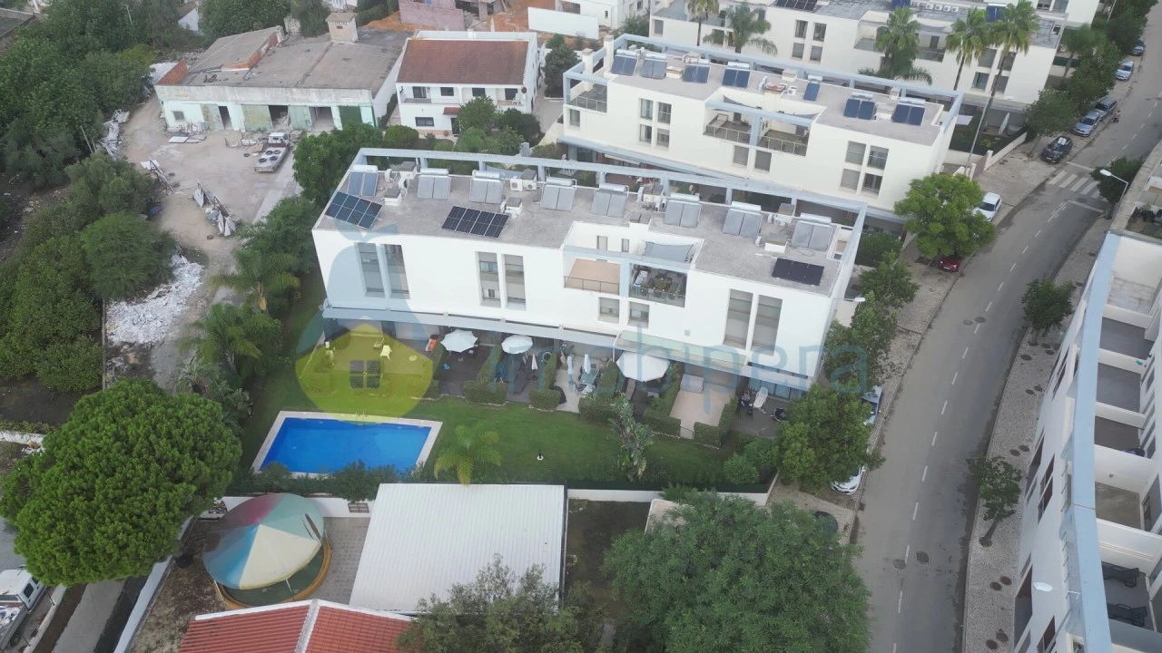 Moradia T3 para Venda em Ferreiras Foto 2